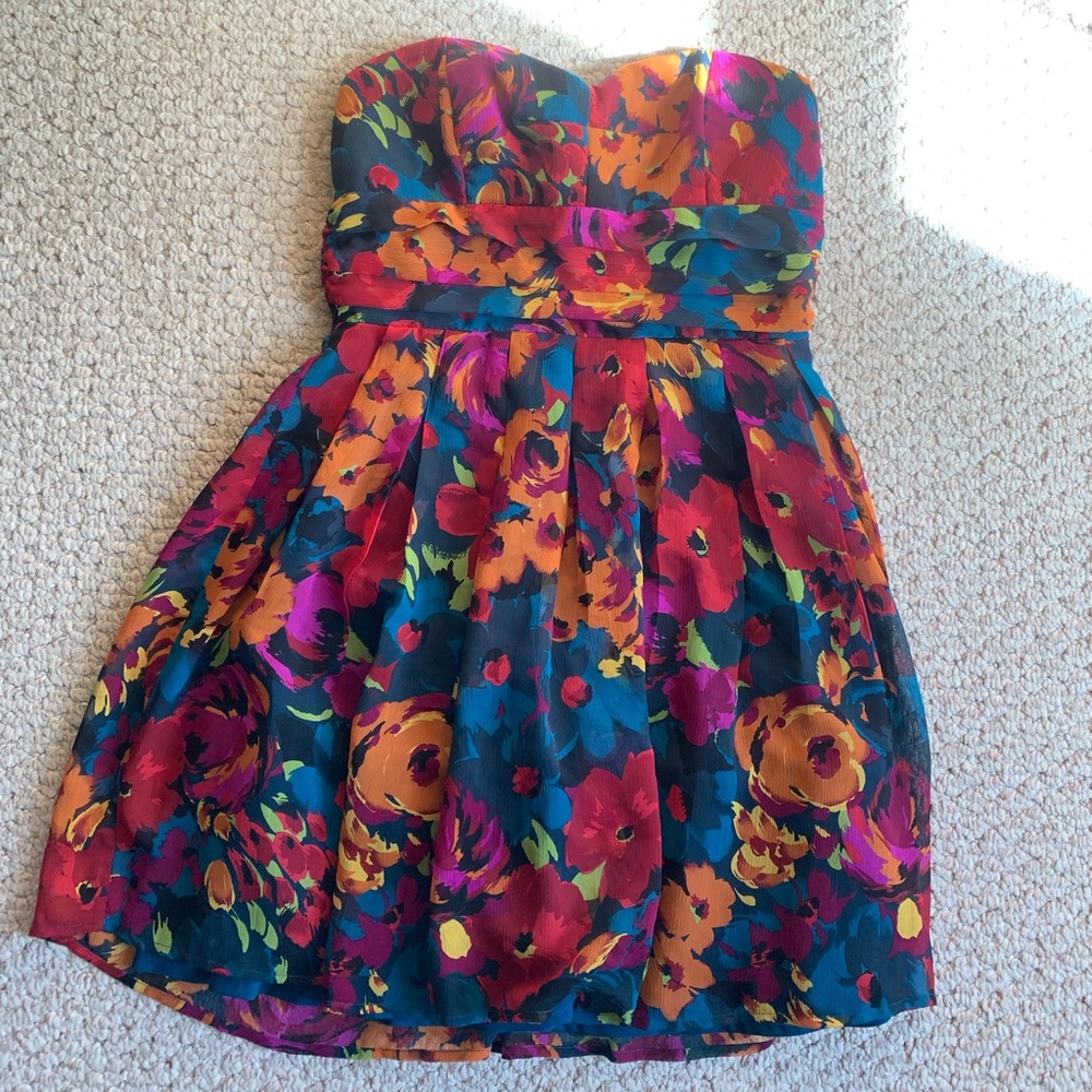 Strapless dress-blue flowers